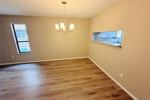 Condo in Deltona, Florida, 2 bedrooms  № 2383940 - photo 10