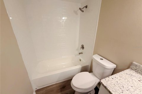 Condo in Deltona, Florida, 2 bedrooms  № 2383940 - photo 9