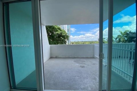 Copropriété à vendre à Miami, Floride: 1 chambre, 62.24 m2 № 1987167 - photo 17