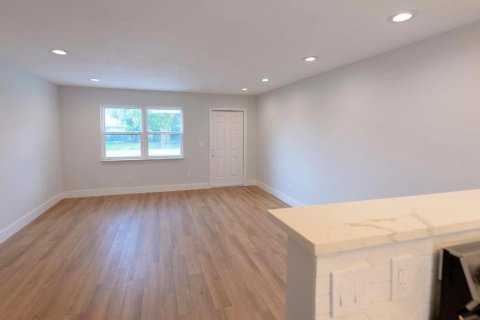 Commercial property in North Palm Beach, Florida 192.87 sq.m. № 2193254 - photo 16