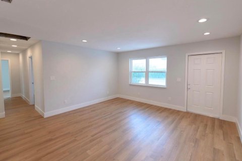 Commercial property in North Palm Beach, Florida 192.87 sq.m. № 2193254 - photo 14