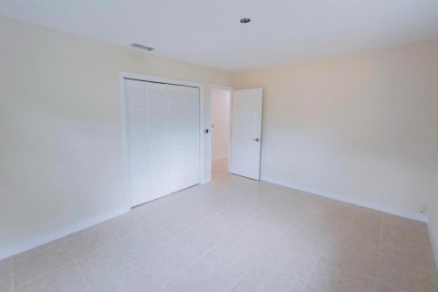 Commercial property in North Palm Beach, Florida 192.87 sq.m. № 2193254 - photo 10