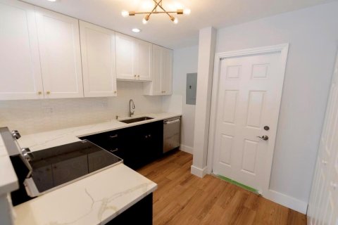 Commercial property in North Palm Beach, Florida 192.87 sq.m. № 2193254 - photo 15
