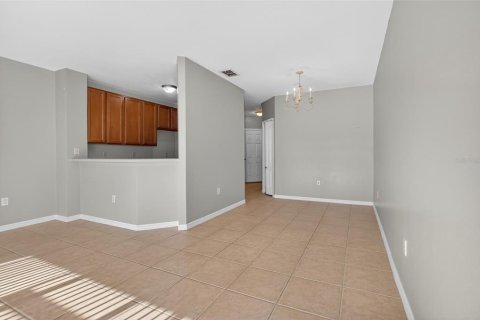 Townhouse in Davenport, Florida 2 bedrooms, 117.71 sq.m. № 2099947 - photo 10
