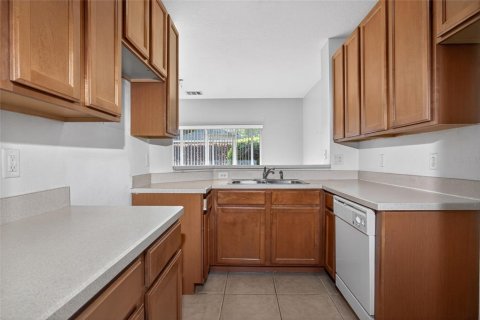 Townhouse in Davenport, Florida 2 bedrooms, 117.71 sq.m. № 2099947 - photo 7