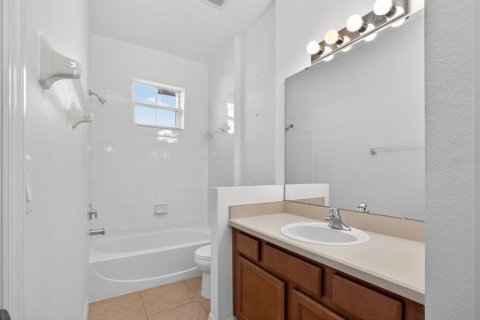 Townhouse in Davenport, Florida 2 bedrooms, 117.71 sq.m. № 2099947 - photo 17