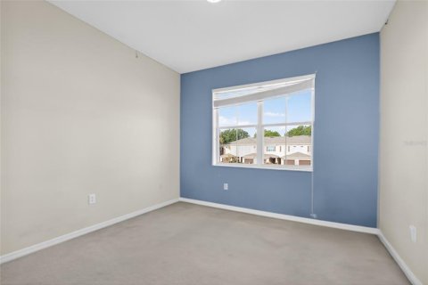 Townhouse in Davenport, Florida 2 bedrooms, 117.71 sq.m. № 2099947 - photo 15