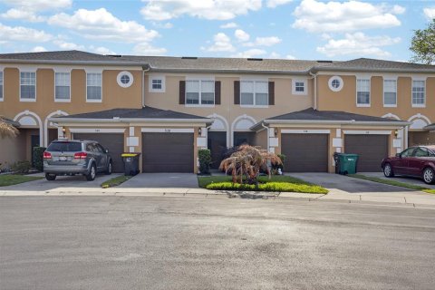 Townhouse in Davenport, Florida 2 bedrooms, 117.71 sq.m. № 2099947 - photo 3