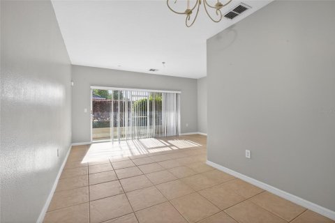 Townhouse in Davenport, Florida 2 bedrooms, 117.71 sq.m. № 2099947 - photo 9