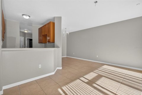 Townhouse in Davenport, Florida 2 bedrooms, 117.71 sq.m. № 2099947 - photo 8