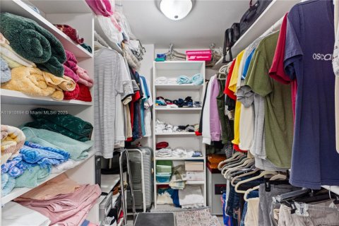 Купить кондоминиум в Пемброк-Пайнс, Флорида 1 спальня, 79.15м2, № 1966064 - фото 11