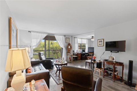 Купить кондоминиум в Пемброк-Пайнс, Флорида 1 спальня, 79.15м2, № 1966064 - фото 27