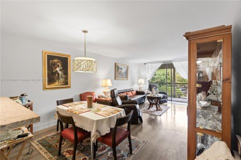 Купить кондоминиум в Пемброк-Пайнс, Флорида 1 спальня, 79.15м2, № 1966064 - фото 20