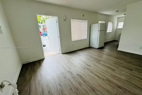 Дом в Майами, Флорида 2 спальни, 73.86м2 № 1979097