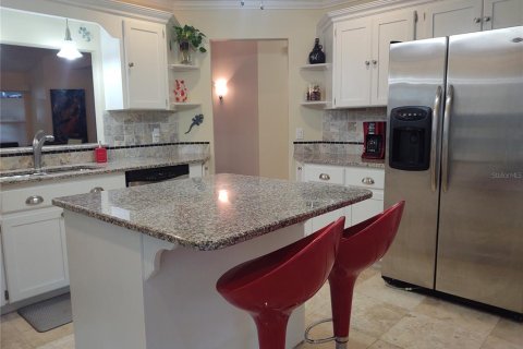 Condo in Crystal River, Florida, 2 bedrooms  № 1851812 - photo 5