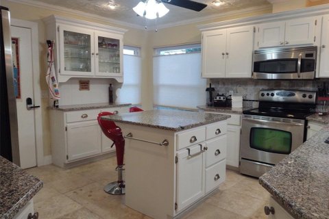 Condo in Crystal River, Florida, 2 bedrooms  № 1851812 - photo 6