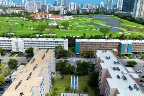 Купить кондоминиум в Халландейл-Бич, Флорида 1 спальня, 78.69м2, № 1714952 - фото 3