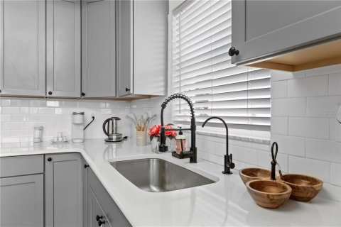 Villa ou maison à vendre à Davenport, Floride: 6 chambres, 224.64 m2 № 1431143 - photo 27