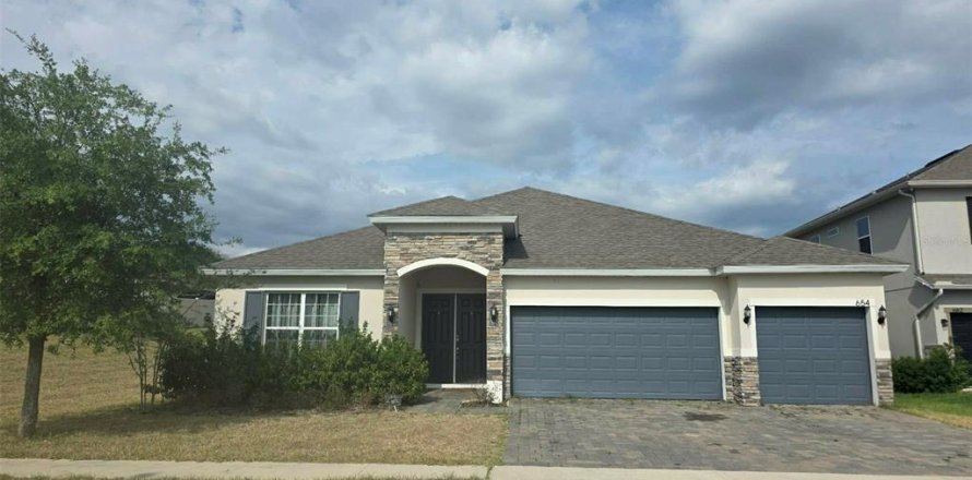 Villa ou maison à Howey-in-the-Hills, Floride 4 chambres, 235.14 m2 № 2434546