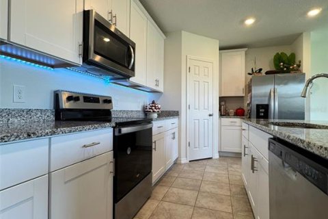 Villa ou maison à louer à Haines City, Floride: 4 chambres, 169.36 m2 № 1894047 - photo 7