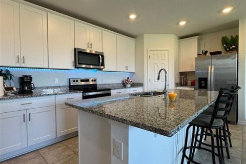 Villa ou maison à louer à Haines City, Floride: 4 chambres, 169.36 m2 № 1894047 - photo 6