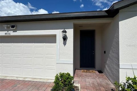 Villa ou maison à louer à Haines City, Floride: 4 chambres, 169.36 m2 № 1894047 - photo 2