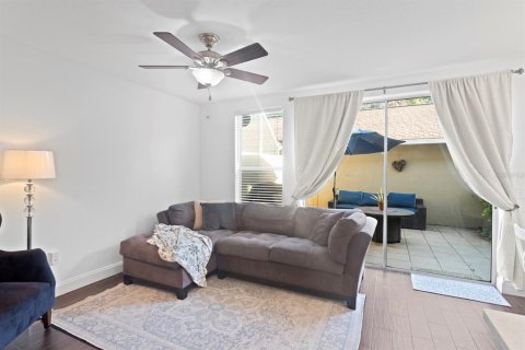 Adosado en venta en Tampa, Florida, 3 dormitorios, 134.89 m2 № 1639744 - foto 10