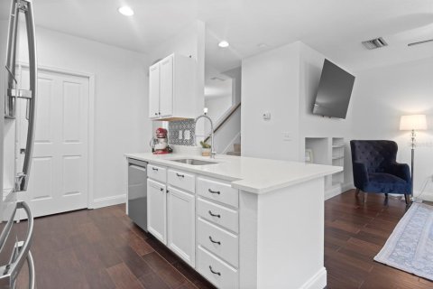 Adosado en venta en Tampa, Florida, 3 dormitorios, 134.89 m2 № 1639744 - foto 14