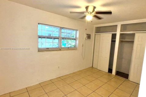 Condo in North Miami Beach, Florida, 2 bedrooms  № 1951483 - photo 7