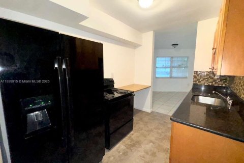 Снять в аренду кондоминиум в Норт-Майами-Бич, Флорида 2 спальни, 95.69м2, № 1951483 - фото 5