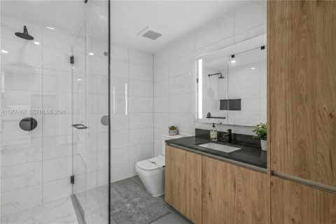 Снять в аренду квартиру в Майами, Флорида 1 спальня, 54846.43м2, № 2079185 - фото 5