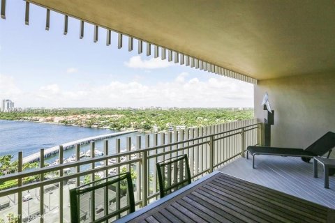 Condo in Miami, Florida, 2 bedrooms  № 1825898 - photo 5
