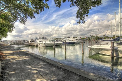 Condo in Miami, Florida, 2 bedrooms  № 1825898 - photo 27