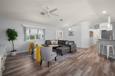 Casa en alquiler en Port Charlotte, Florida, 3 dormitorios, 163.42 m2 № 1894177 - foto 10