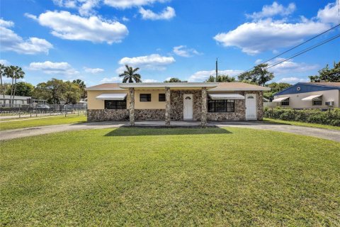 Casa en alquiler en North Lauderdale, Florida, 2 dormitorios, 115.94 m2 № 2010434 - foto 3