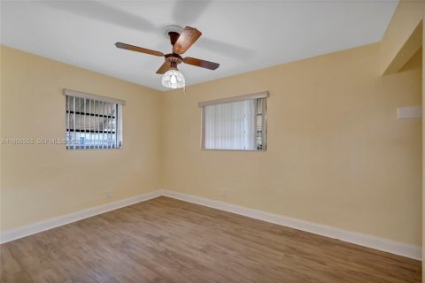 Casa en alquiler en North Lauderdale, Florida, 2 dormitorios, 115.94 m2 № 2010434 - foto 14