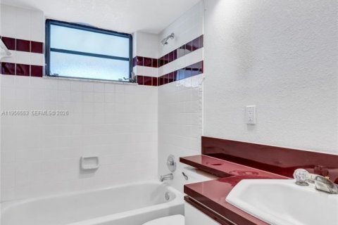 Casa en alquiler en North Lauderdale, Florida, 2 dormitorios, 115.94 m2 № 2010434 - foto 11