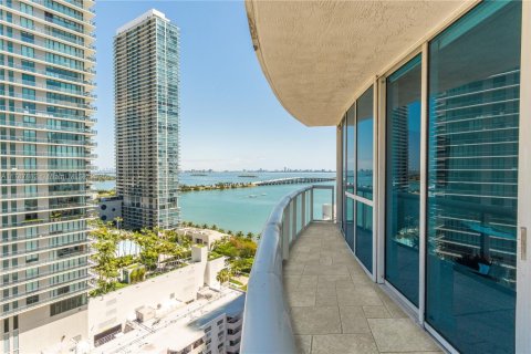Condo in Miami, Florida, 2 bedrooms  № 1861930 - photo 6