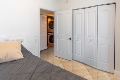 Condo in Miami, Florida, 2 bedrooms  № 1861930 - photo 25