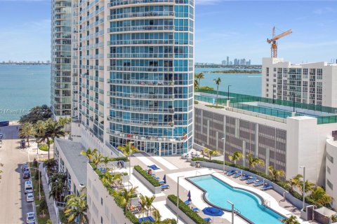 Condo in Miami, Florida, 2 bedrooms  № 1861930 - photo 7