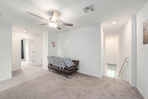 House in Zephyrhills, Florida 5 bedrooms, 205.96 sq.m. № 1835232 - photo 13