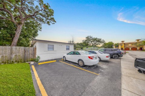Propiedad comercial en venta en Fort Lauderdale, Florida, 218.13 m2 № 2054969 - foto 5