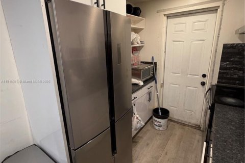 Propiedad comercial en venta en Fort Lauderdale, Florida, 218.13 m2 № 2054969 - foto 13