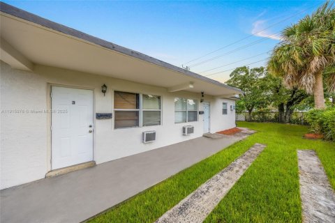 Propiedad comercial en venta en Fort Lauderdale, Florida, 218.13 m2 № 2054969 - foto 8