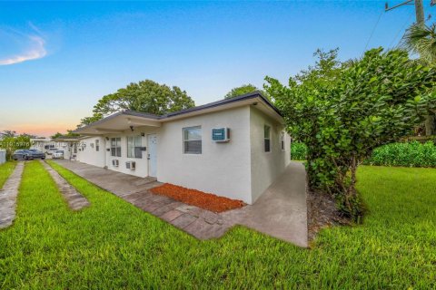 Propiedad comercial en venta en Fort Lauderdale, Florida, 218.13 m2 № 2054969 - foto 4