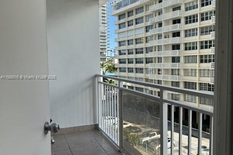 Copropriété à louer à Hallandale Beach, Floride: 1 chambre, 60.01 m2 № 2016085 - photo 7