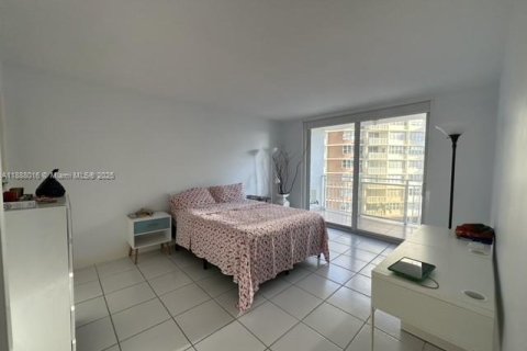 Copropriété à louer à Hallandale Beach, Floride: 1 chambre, 60.01 m2 № 2016085 - photo 4