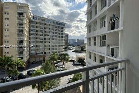 Copropriété à louer à Hallandale Beach, Floride: 1 chambre, 60.01 m2 № 2016085 - photo 8