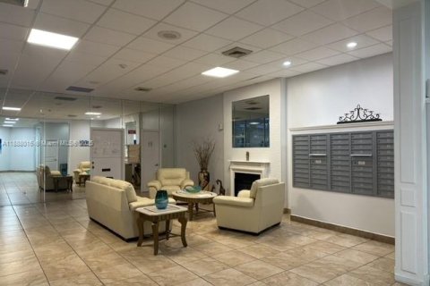 Copropriété à louer à Hallandale Beach, Floride: 1 chambre, 60.01 m2 № 2016085 - photo 13