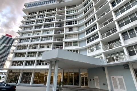 Copropriété à louer à Hallandale Beach, Floride: 1 chambre, 60.01 m2 № 2016085 - photo 14